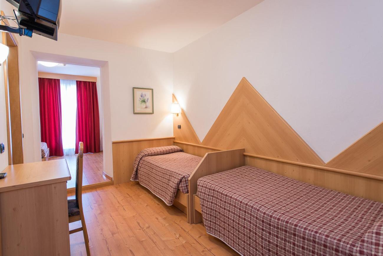 קסטלו די פיימה Hotel Italia מראה חיצוני תמונה